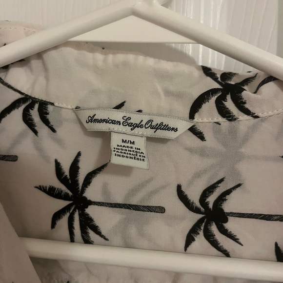 American Eagle Palm Trees Button Down Shirt in Black and White - Picture 6 of 10